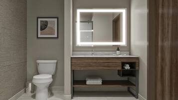 Tina con regadera, amenidades de baño gratuitas, secadora de cabello