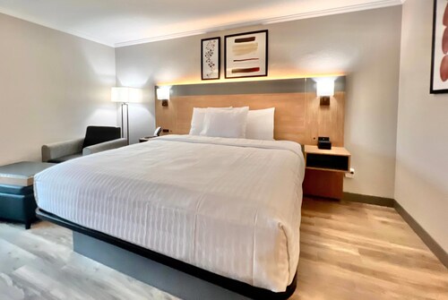 Hawthorn Extended Stay by Wyndham Jackson