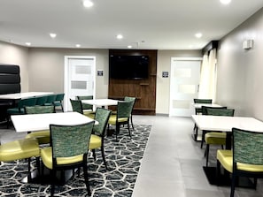 Free daily on-the-go breakfast - Hawthorn Extended Stay by Wyndham Jackson (Jackson)