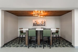 Lobby - Hawthorn Extended Stay by Wyndham Jackson (Jackson)