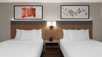 Ropa de cama de alta calidad, escritorio y cortinas blackout