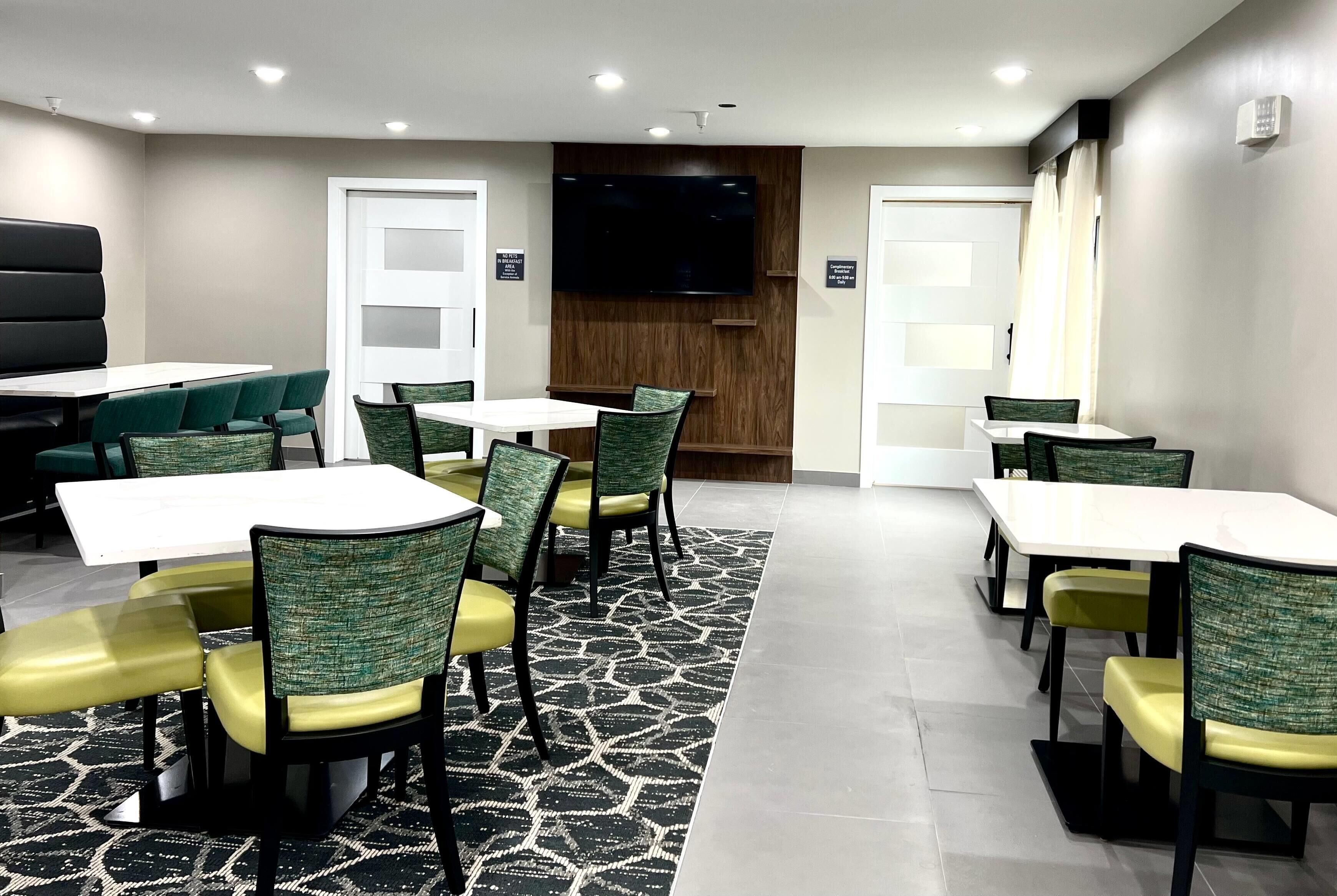 Café da manhã para viagem grátis todos os dias