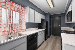 Deluxe Room, 1 King Bed, Non Smoking (Deluxe Family Room)