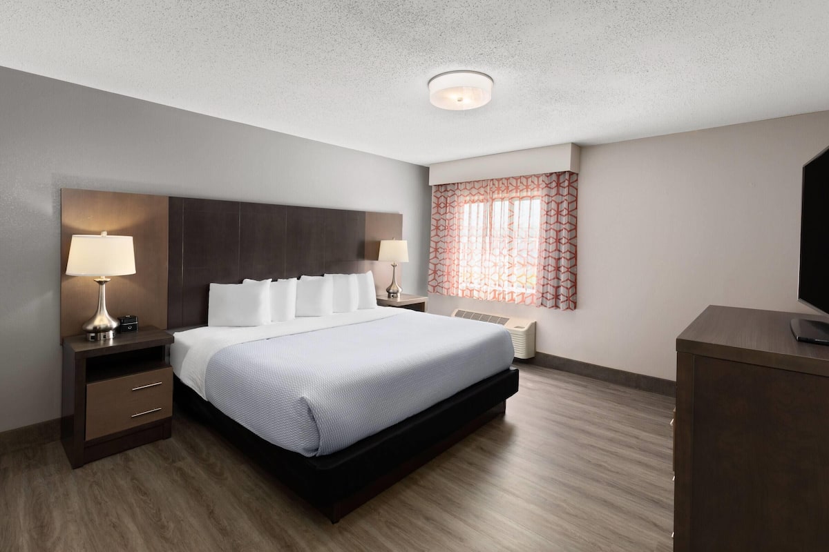 Studiosuite, 1 King-Bett, Nichtraucher | Hochwertige Bettwaren, Pillowtop-Betten, Schreibtisch