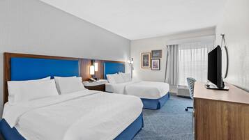 Rom, 2 queensize-senger, tilgjengelighetstilpasset, ikke-røyk | Skrivebord, strykejern/-brett og barnesenger (inkludert)