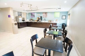 Free daily continental breakfast 