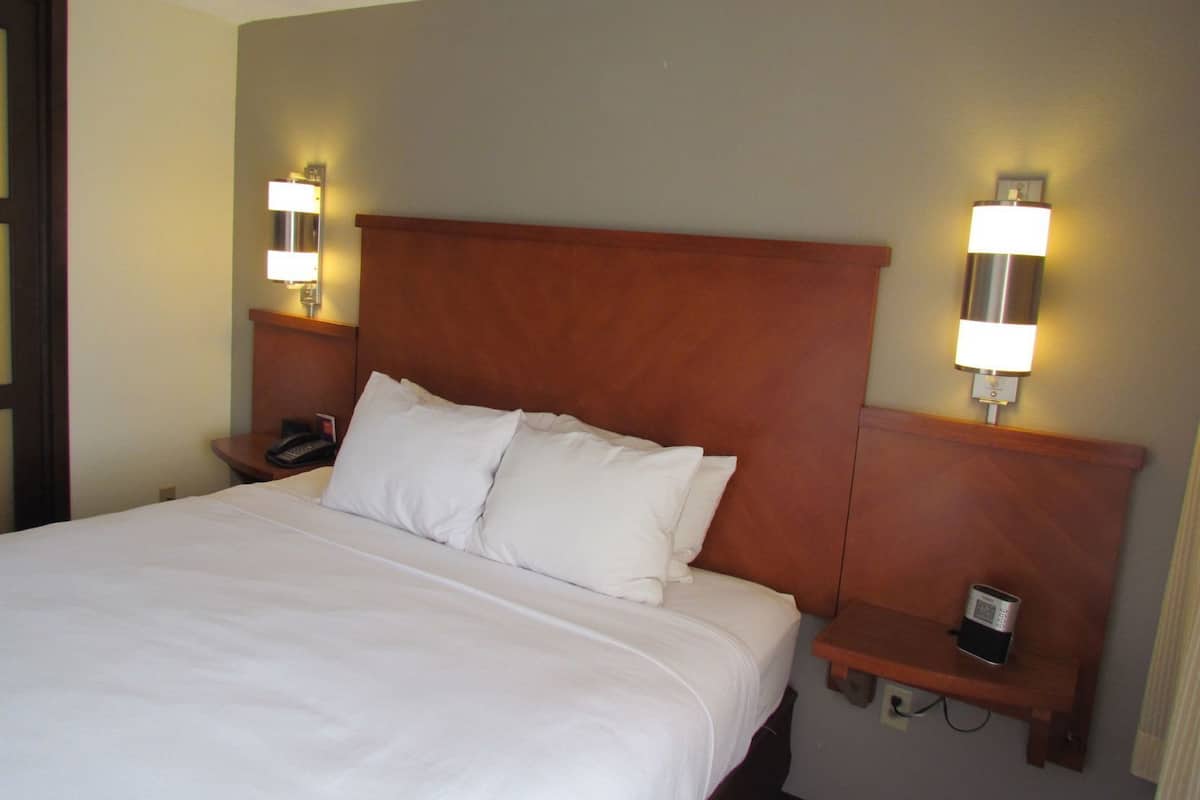 Premium bedding, pillowtop beds, in-room safe, desk