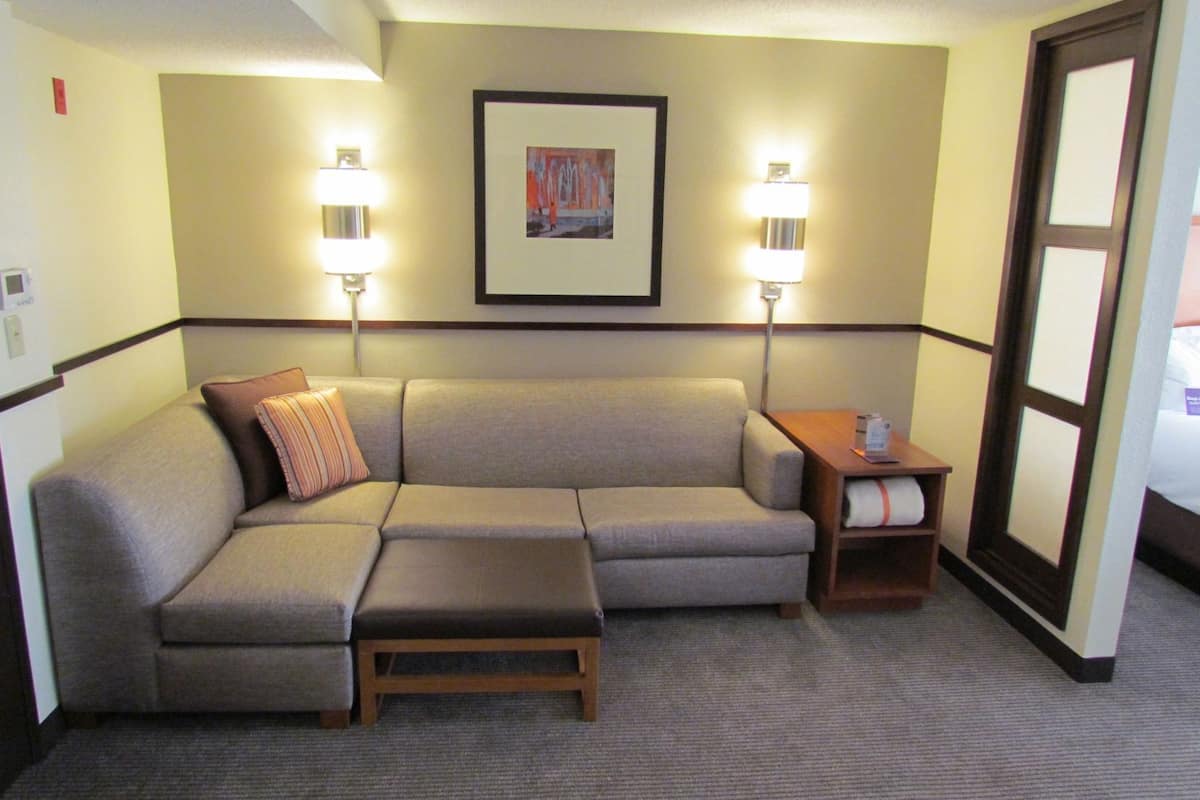 Living area | 55-inch flat-screen TV with digital channels, TV, pay movies