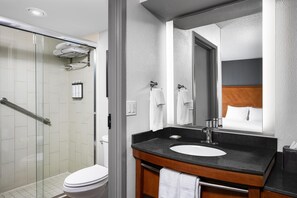 Combined shower/tub, hydromassage showerhead, designer toiletries - Hyatt Place Columbus Dublin (Dublin)