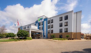 Exterior - Holiday Inn Express Hotel & Suites Minneapolis-Minnetonka by IHG (Minnetonka)