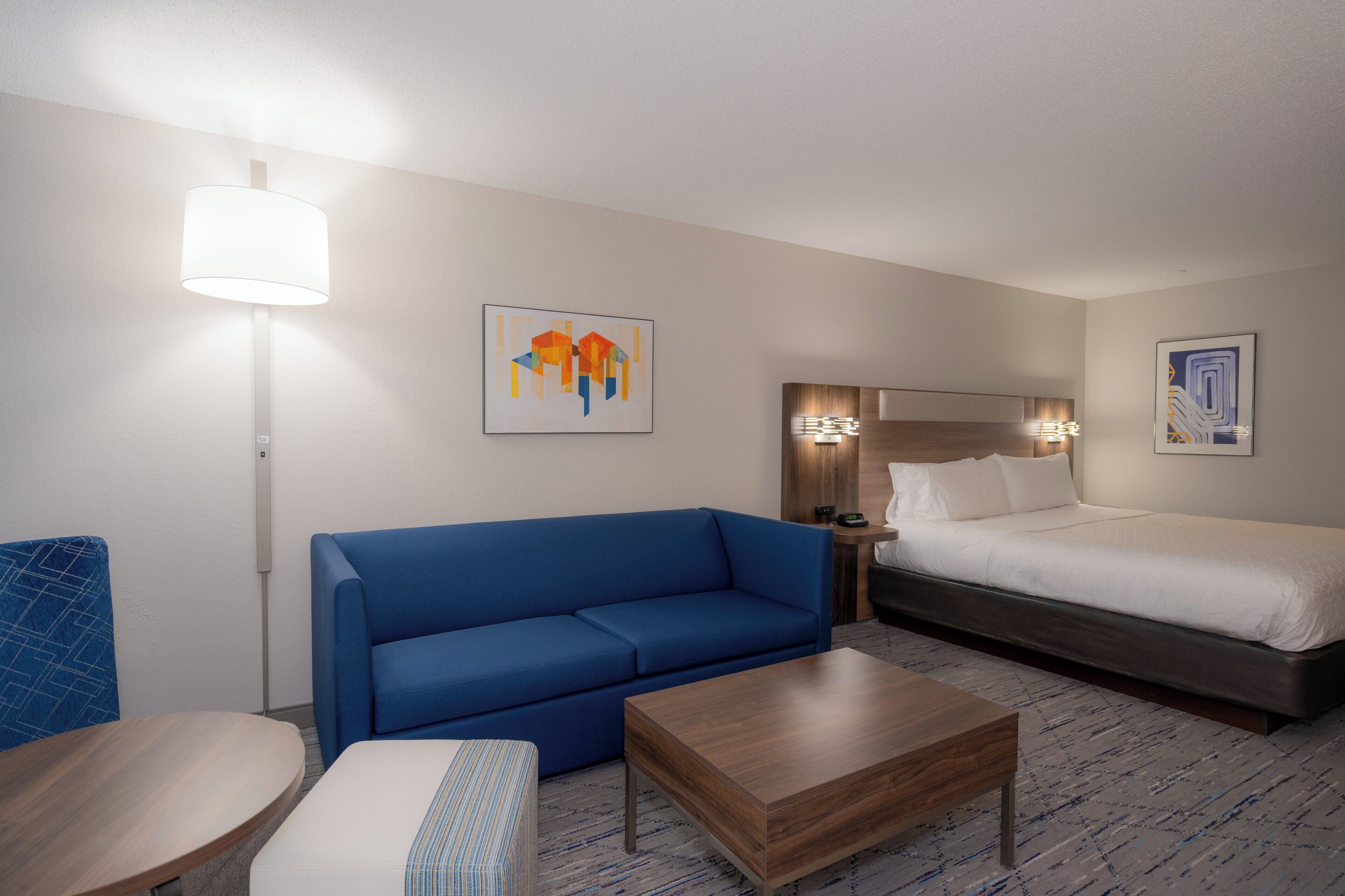 Caja de seguridad en la habitación y escritorio 