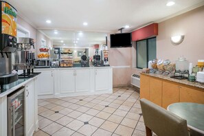 Petit déjeuner continental compris tous les jours
