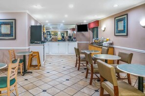 Petit déjeuner continental compris tous les jours