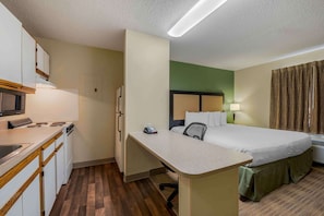 Desk, iron/ironing board, free WiFi, bed sheets