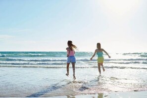 Am Strand, weißer Sandstrand