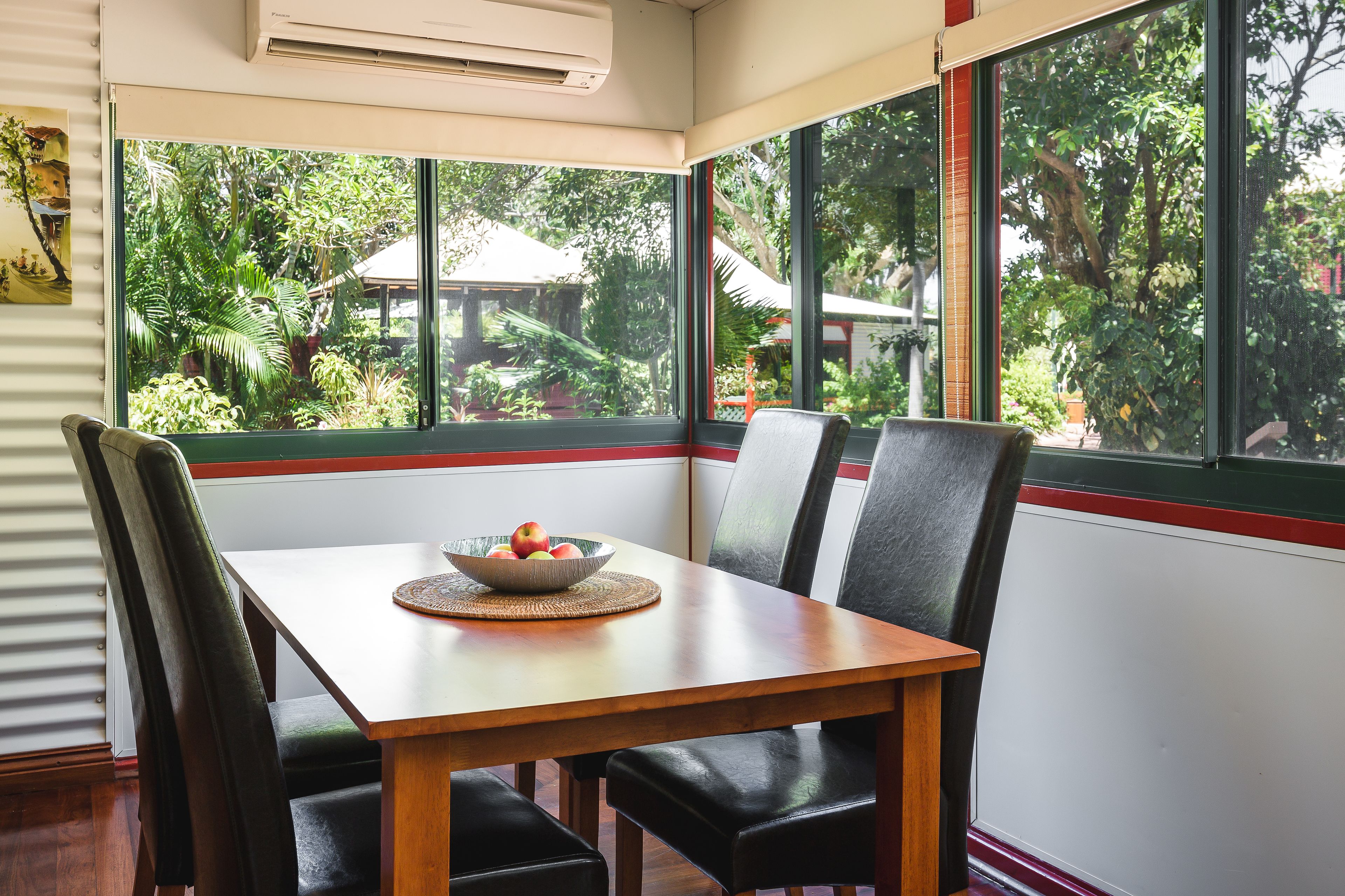 2 bedrooms, premium bedding, minibar, in-room safe