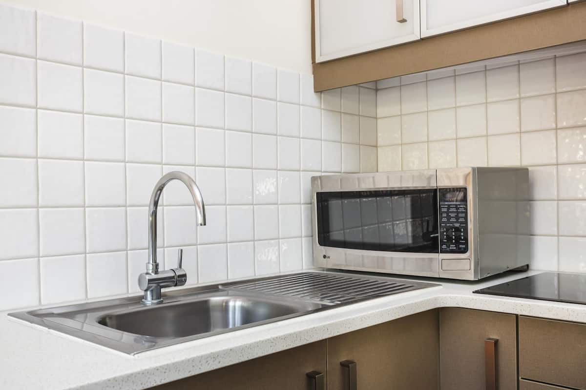 classic bungalow | private kitchen | fridge, coffee/tea maker, electric kettle