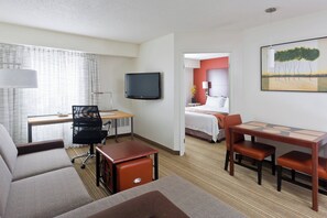 32-inch flat-screen TV with cable channels, Smart TV, Netflix - Residence Inn Youngstown Boardman/Poland (Poland)