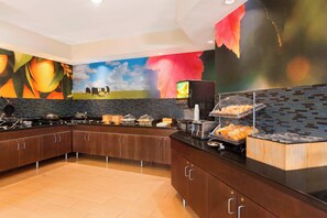 Free daily continental breakfast