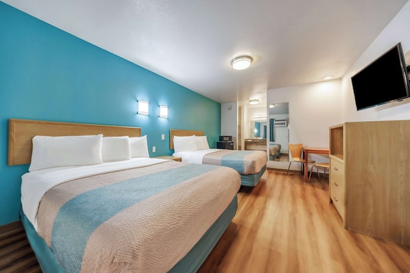 Cortinas blackout, Wi-Fi de cortesia, roupa de cama, despertadores