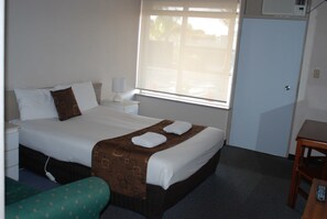 Queen Room | Desk, iron/ironing board, free WiFi, bed sheets