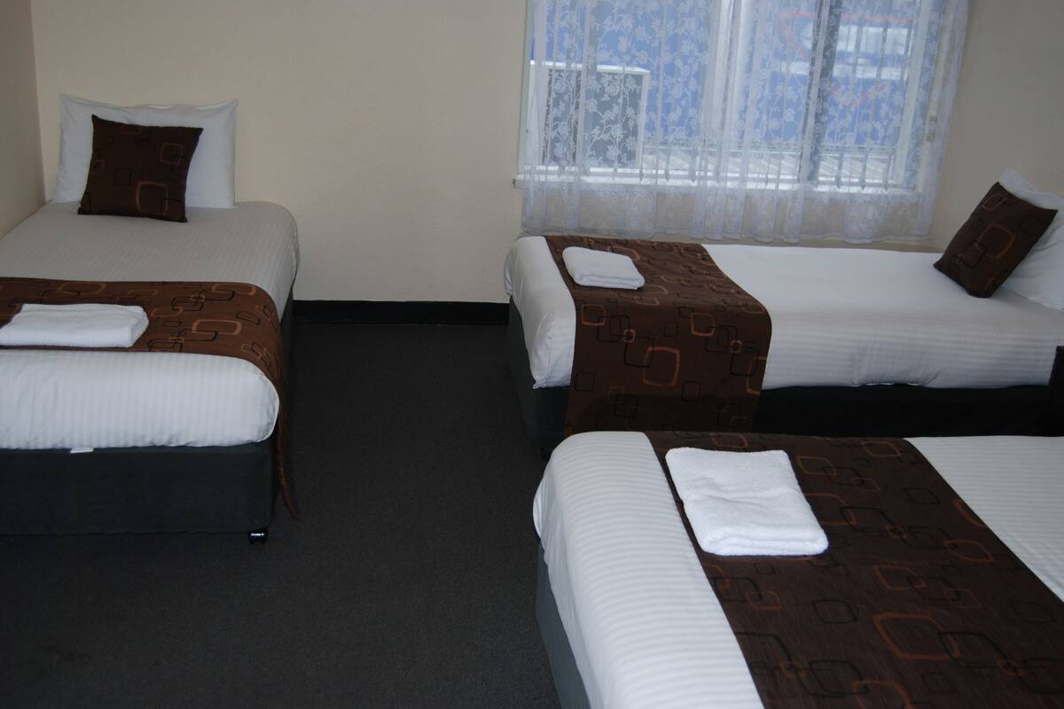 Family Room, 1 Bedroom