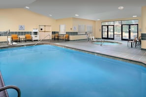Piscine intérieure