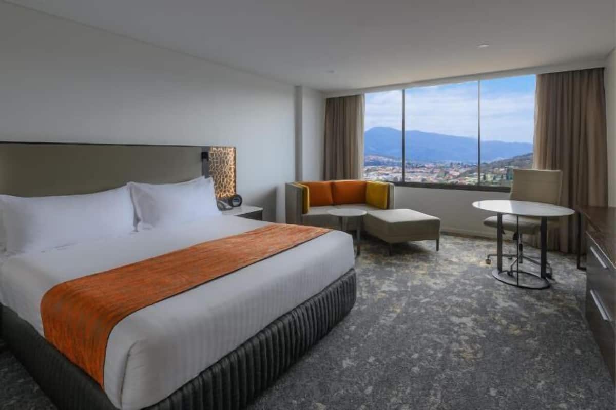 Premium bedding, minibar, in-room safe, desk