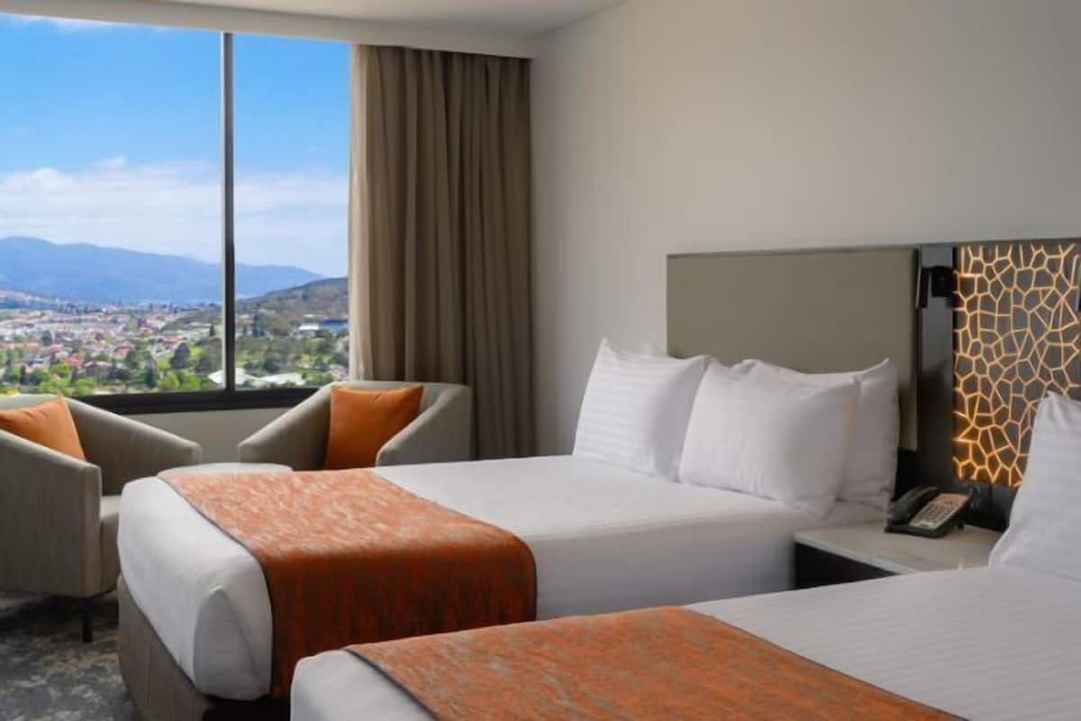 Premium bedding, minibar, in-room safe, desk