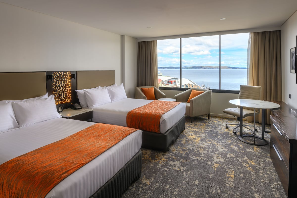 Superior Twin Room, Harbour View | Premium bedding, minibar, in-room safe, desk