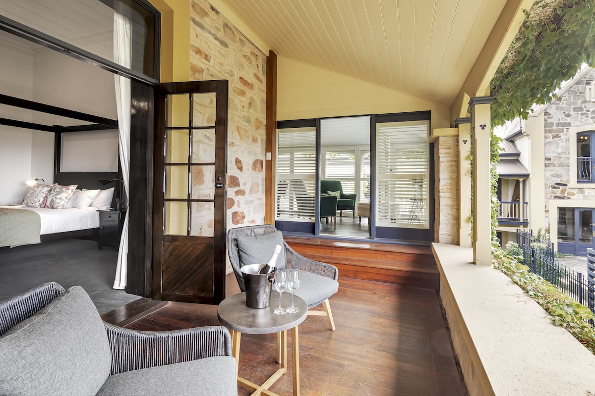 conservatory suite | terrace/patio