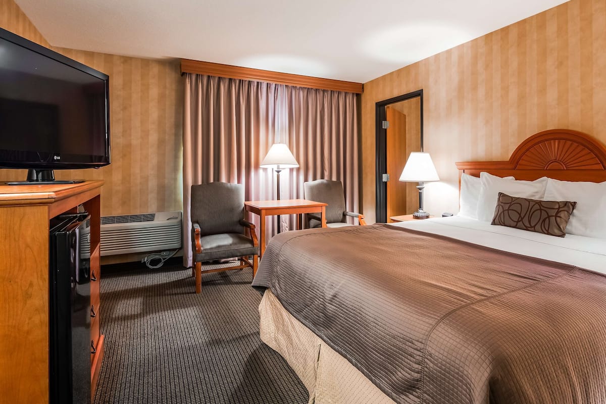 In-room safe, desk, laptop workspace, blackout drapes