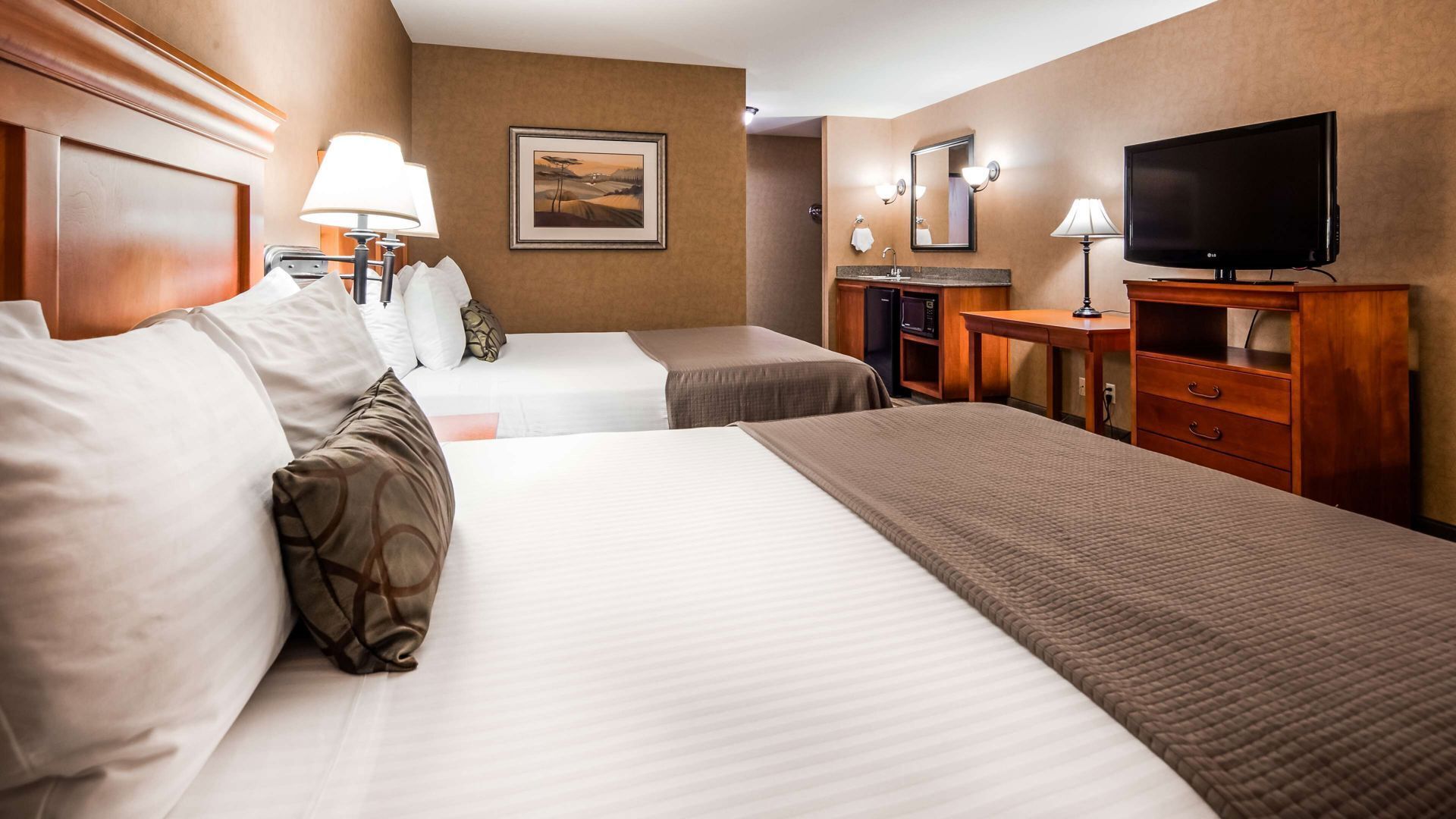 In-room safe, desk, laptop workspace, blackout drapes