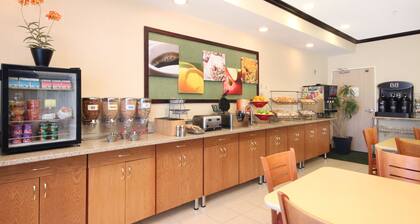 Baymont by Wyndham Coon Rapids