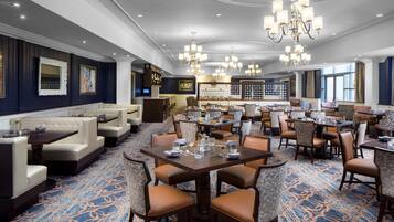 2 restaurants; breakfast, lunch, and dinner served