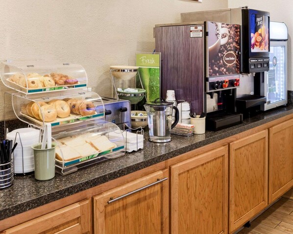 Free buffet breakfast 