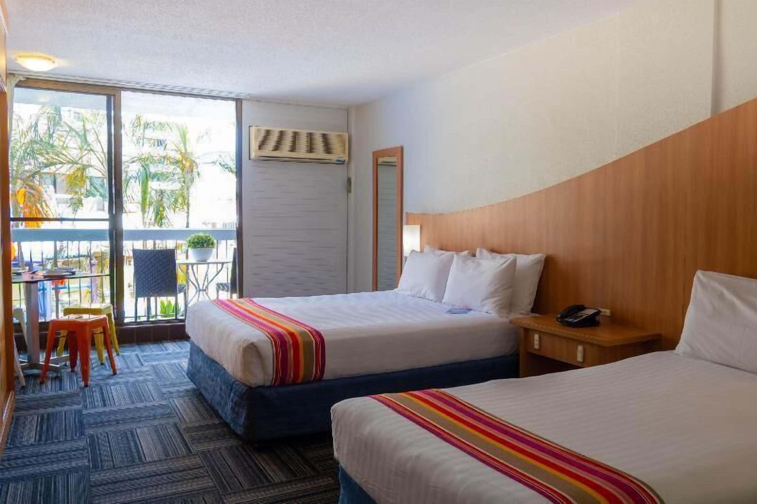 Strykejern/-brett og sengetøy