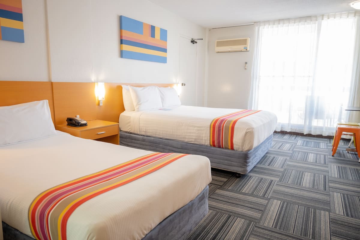 Strykejern/-brett og sengetøy