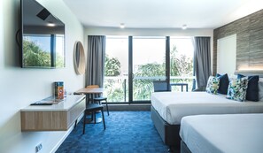 Deluxe Room | 1 bedroom, iron/ironing board, bed sheets