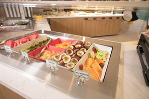 Desayuno continental diario (AUD 25.00 por persona)