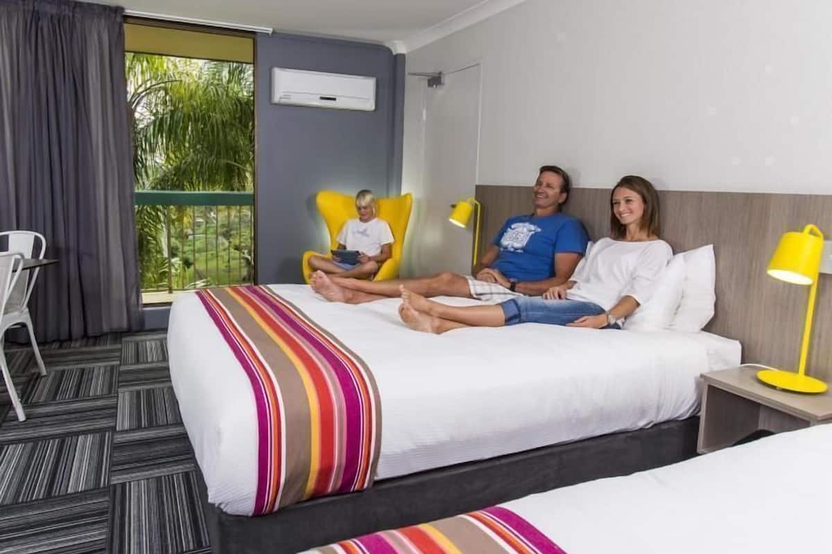 Strykejern/-brett og sengetøy