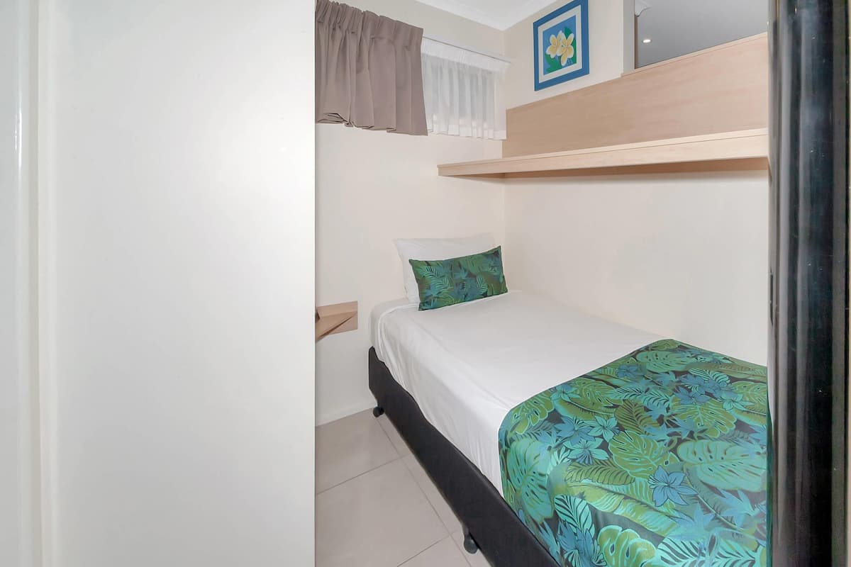 In-room safe, desk, soundproofing, iron/ironing board