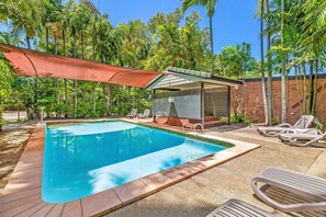 2 outdoor pools