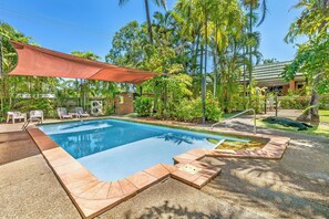 2 outdoor pools - Comfort Resort Blue Pacific (Blacks Beach)