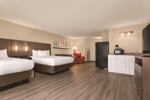 Desk, laptop workspace, free WiFi, bed sheets - Country Inn & Suites by Radisson, Buffalo, MN (Buffalo)