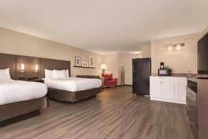 Desk, laptop workspace, free WiFi, bed sheets