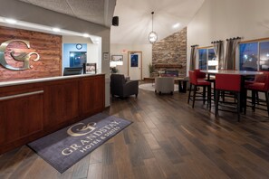 Lobby - GrandStay Hotel & Suites (Cambridge)