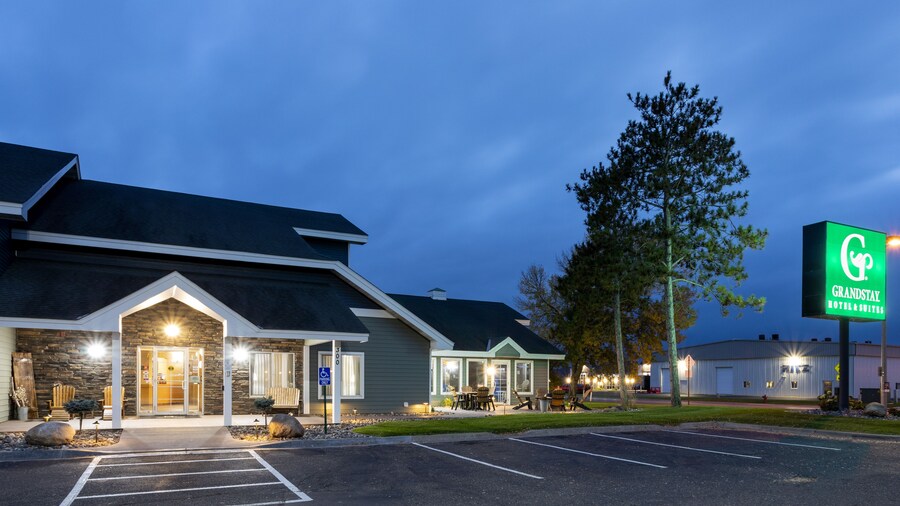 GrandStay Hotel & Suites