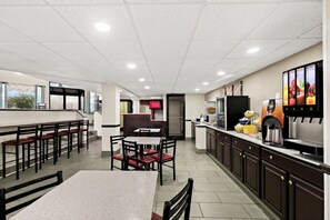 Free daily continental breakfast