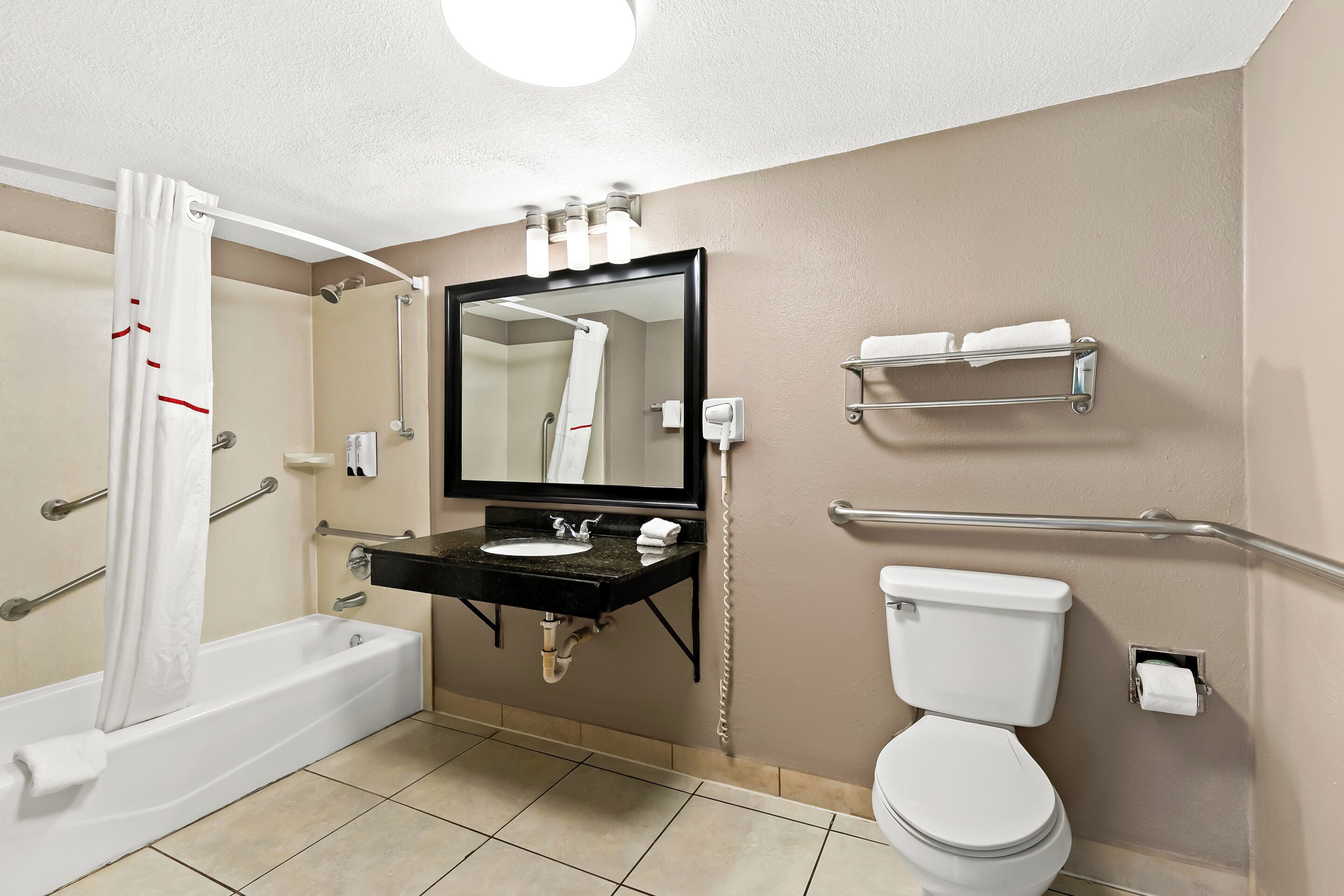 Kamar mandi difabel